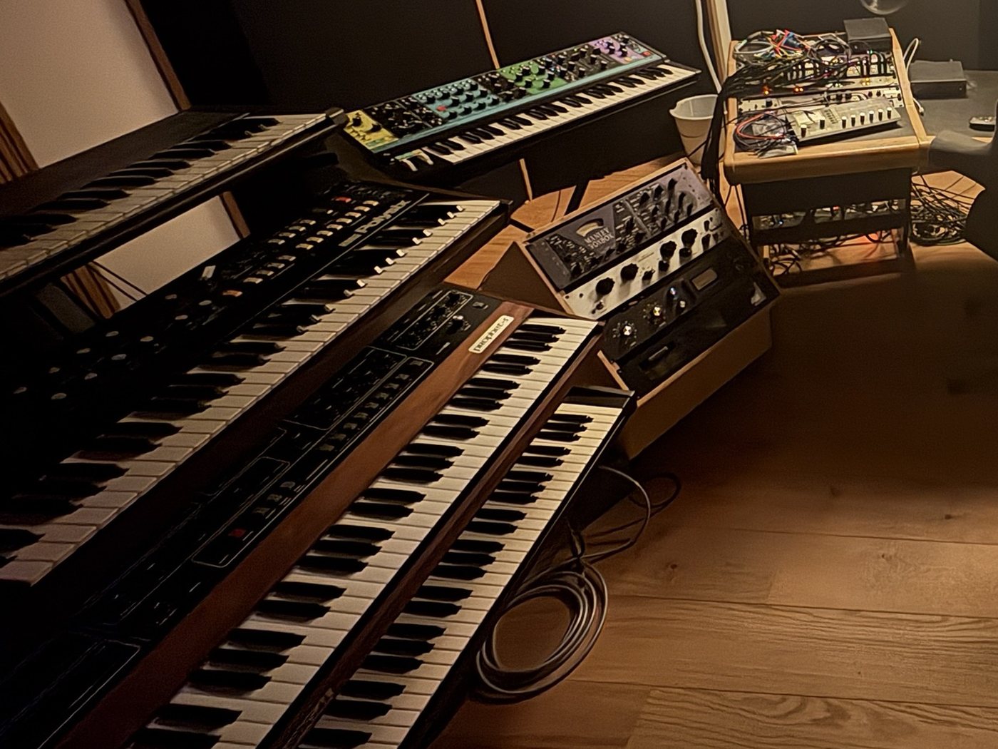 Analog synthesizers and outboard gear in Basti Grub's studio